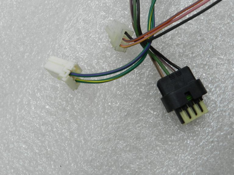 Chrysler Grand Voyager oriģinālā instalācija durvju un logu regulatora priekšējā labajā pusē