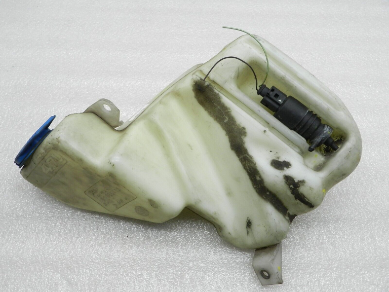 Audi A6 oriģinālais mazgāšanas šķidruma rezervuārs 4B0955453C