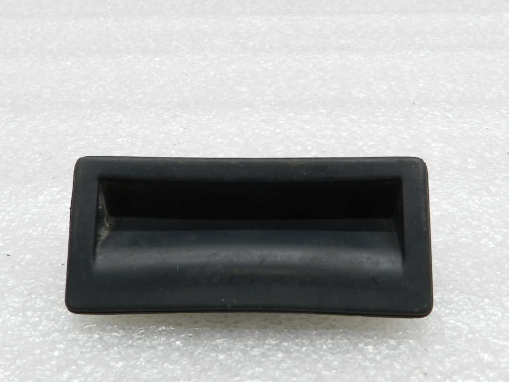 VW Audi Audi Seat Skoda Oriģinālais aizmugurējo durvju atvērējs Pushbutton Pushbutton