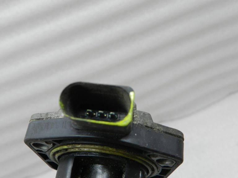Audi Volkswagen Volkswagen Oriģinālais sensors Eļļas līmeņa sensors 1j0907660B