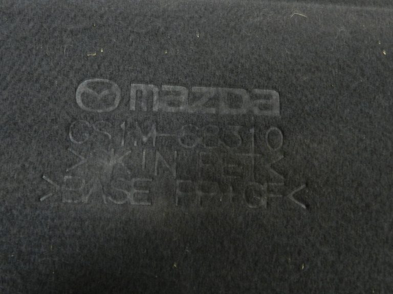 Mazda 6 oriģinālais aizmugurējais aizmugurējais nodalījuma plaukts melns