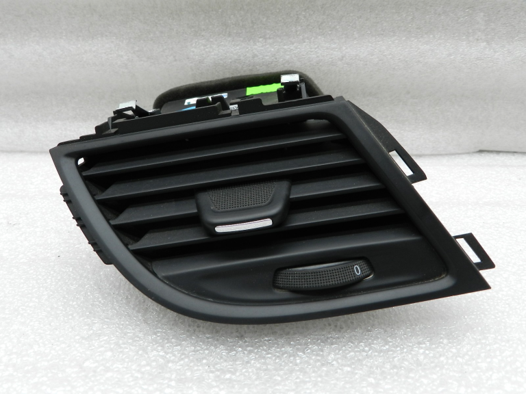 Opel Zafira C oriģinālās ventilācijas restes ventilācijas atveres kreisajā pusē