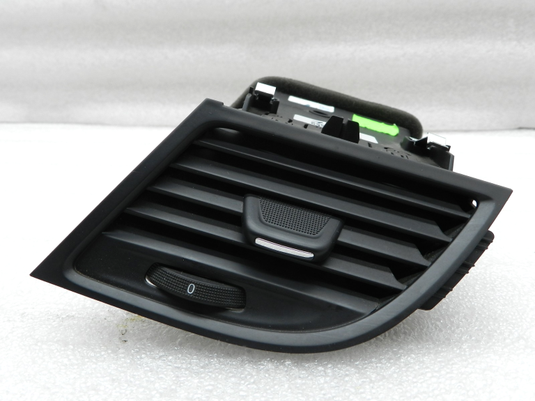 Opel Zafira C oriģinālās ventilācijas restes ventilācijas atveres pa labi