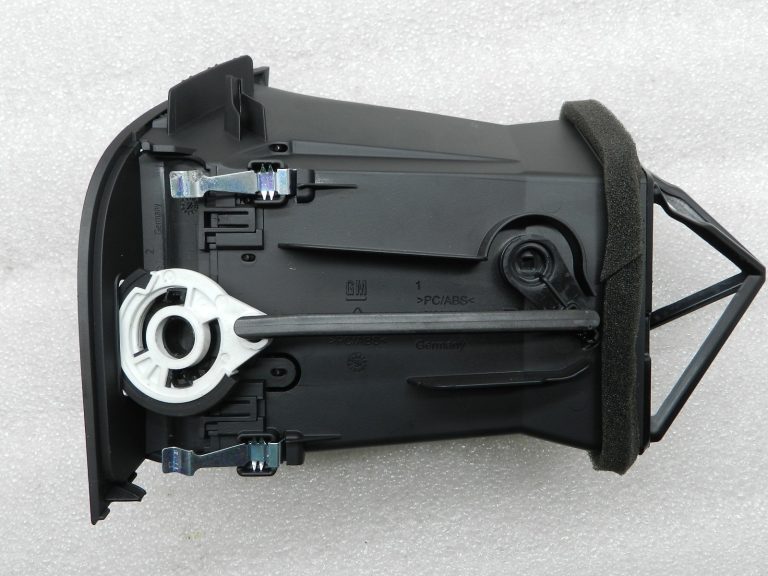 Opel Zafira C oriģinālās ventilācijas restes ventilācijas atveres pa labi