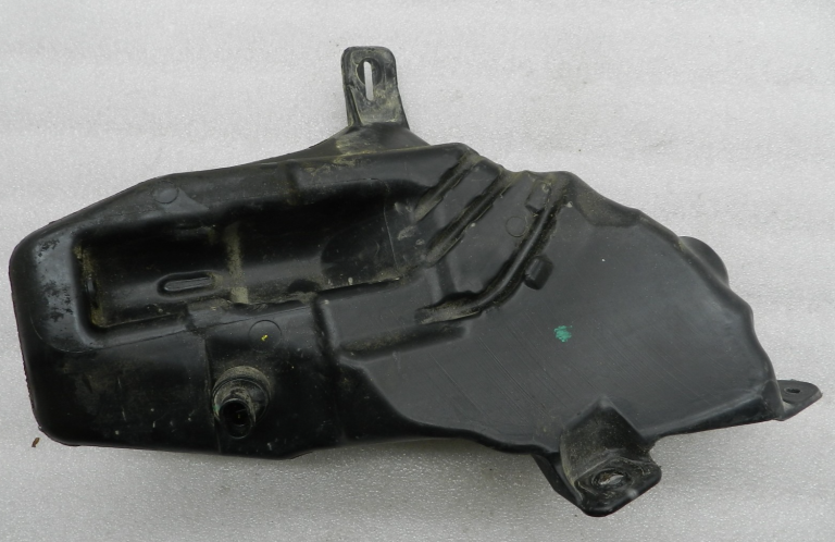 Opel Zafira C Oriģinālā tīrītāju ūdens tvertne Tīrītāju ūdens