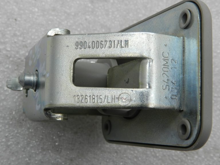 Opel Zafira C oriģinālais bagāžas tīkla turētājs kreisais