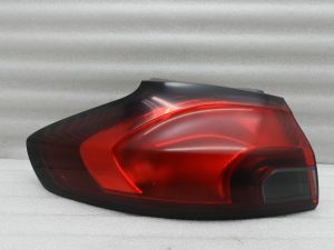 Opel Zafira C oriģinālā aizmugurējā luktura kreisā ārējā puse