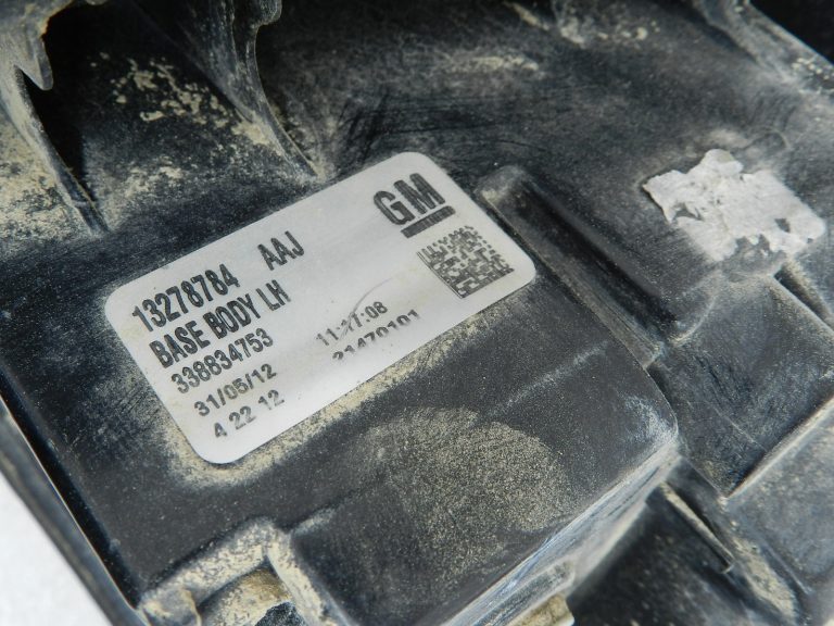 Opel Zafira C oriģinālā aizmugurējā luktura kreisā ārējā puse