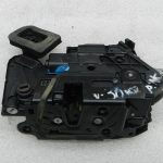 VW Polo oriģinālā durvju slēdzene Aizmugurējā kreisā durvju slēdzene