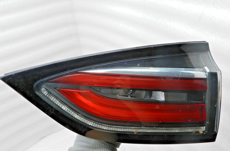 Renault Espace V oriģināls aizmugurējais lukturis aizmugurējā labajā pusē