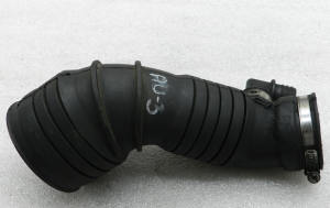 Audi A4 A6 oriģinālā ieplūdes šļūtene 3B0129615K