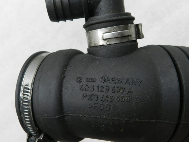 Audi A4 A6 oriģinālā ieplūdes šļūtene 3B0129615K