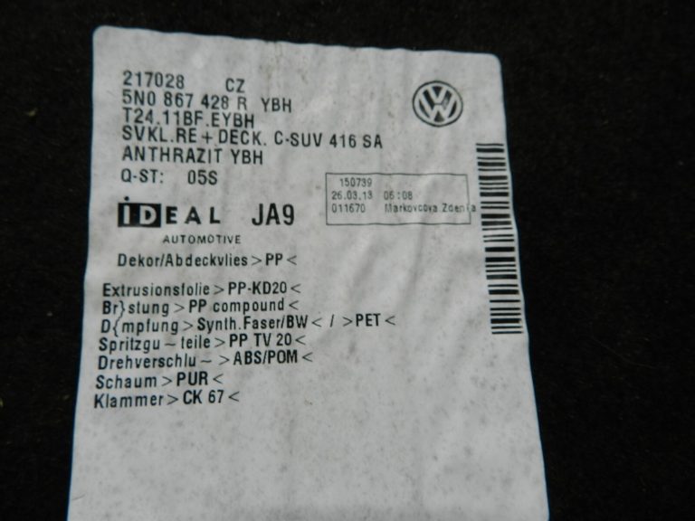 VW Tiguan oriģinālā paneļa bagāžnieka labo pusi