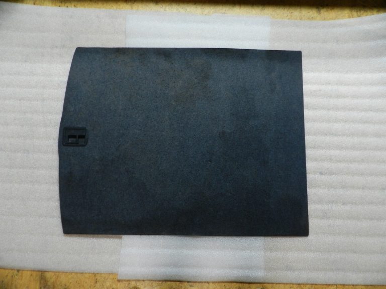 Audi A4 oriģinālais bagāžas nodalījuma paklājs bagāžnieka grīdai