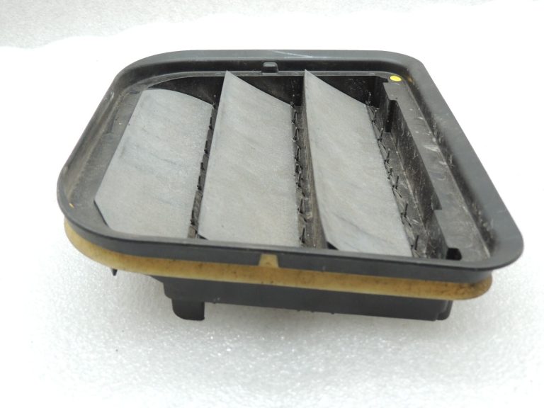 Volvo XC90 II Virsbūves ventilācijas režģis aizmugurējais 31369380