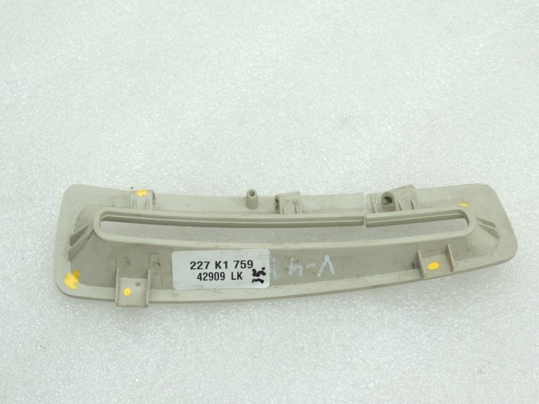 Volvo XC90 II 3 rindu aizmugurējo drošības jostu vadotne pa labi 31389910