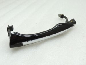 Hyundai i40 ārdurvju rokturis priekšējais kreisais vai labais melns UB6 82651-3Z200UB6
