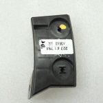 Mazda CX-5 oriģināls aizmugurējais kreisais kronšteins riteņa arkas uzlikas KD53-51-U40 stiprinājumam