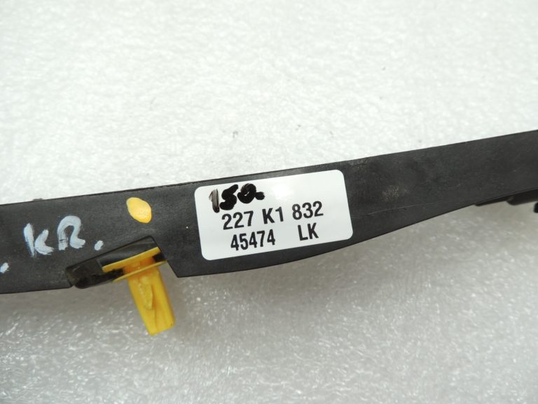 Kia Sportage IV QL Aizmugurējā bampera stiprinājums kreisais 86613F1000 86613-F1000