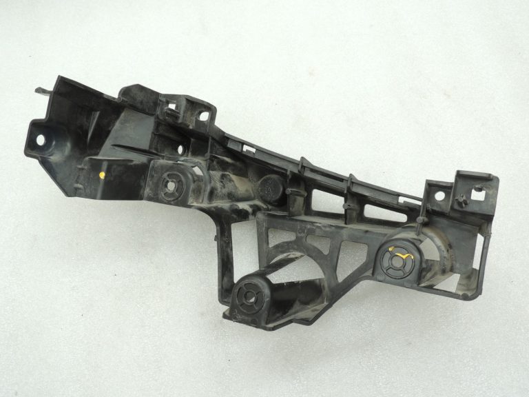 Peugeot 508 I 8D Sedans Aizmugurējā bampera kronšteins pa labi 9686704580