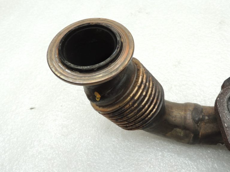 Nissan Navara II D40 3.0DCi V6 V9X Izplūdes kolektors labais 1400400Q0L 14004-00Q0L 14004-00Q0L