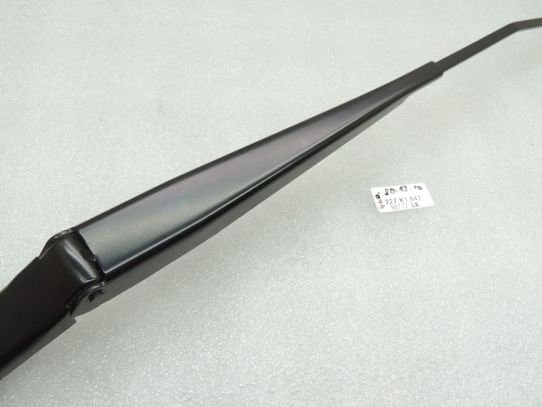 Seat Cupra Leon KL8 Priekšējā labā stikla tīrītāja roka pasažiera pusē 5FB955410A