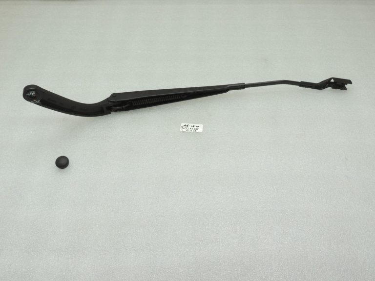 Seat Cupra Leon KL8 Priekšējā kreisā stikla tīrītāja roka vadītāja pusē 5FB955409