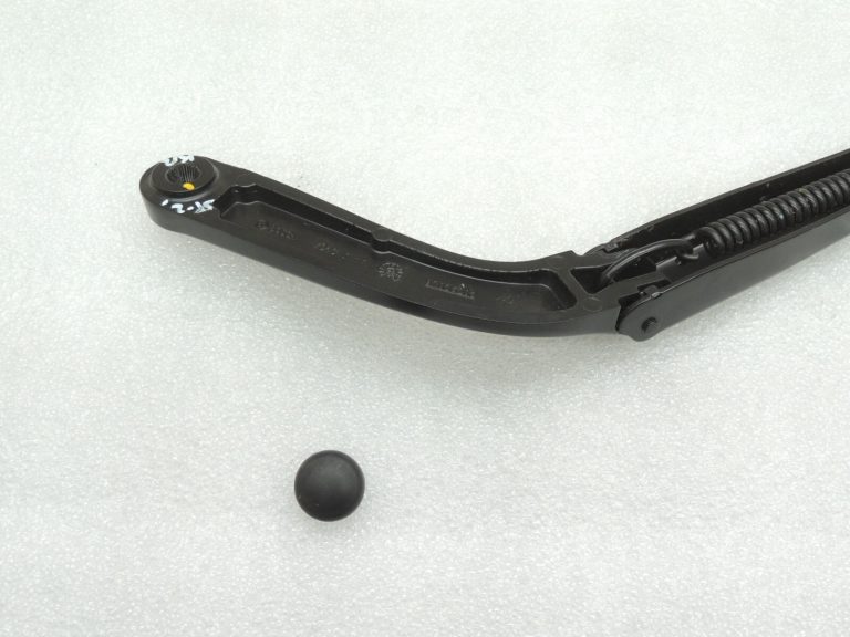 Seat Cupra Leon KL8 Priekšējā kreisā stikla tīrītāja roka vadītāja pusē 5FB955409