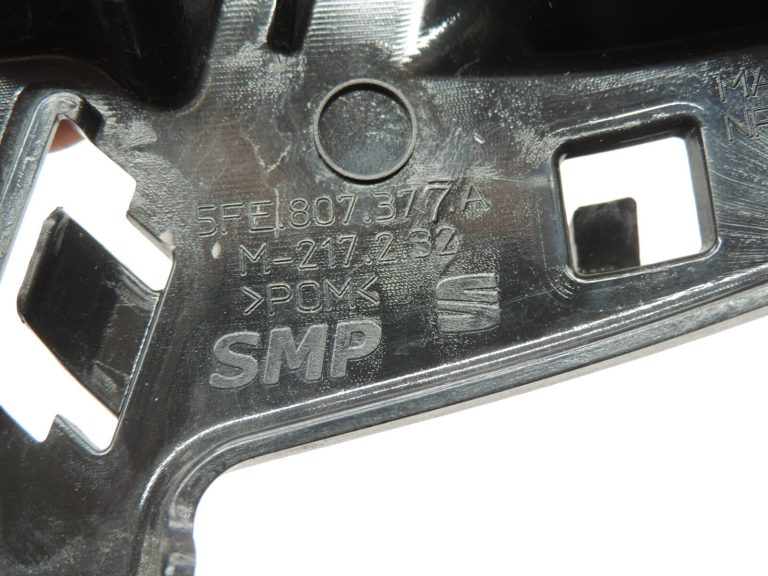Seat Cupra Leon KL8 Sportstourer bampera kronšteins aizmugurējais kreisais 5FE807377A