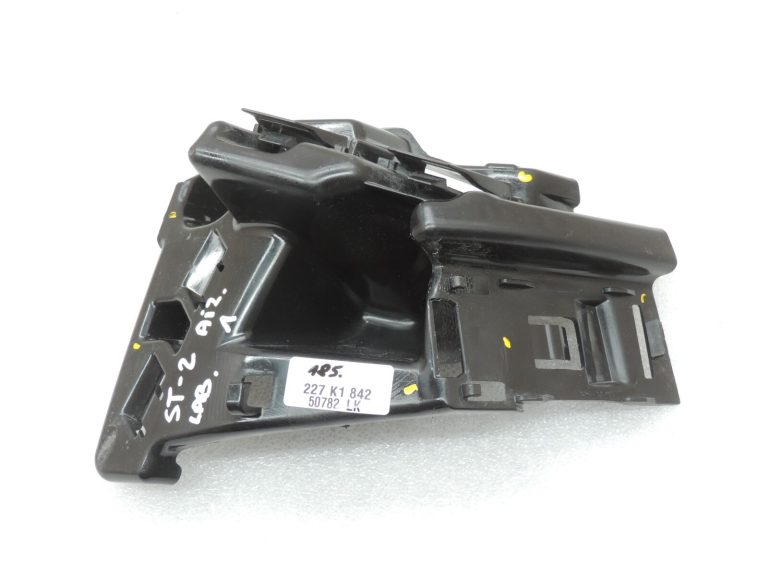 Seat Cupra Leon KL8 Sportstourer aizmugurējā bampera kronšteins 5FE807378A