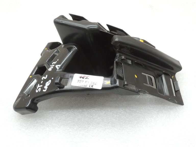Seat Cupra Leon KL8 Sportstourer aizmugurējā bampera kronšteins 5FE807378A