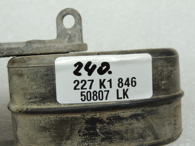 Oriģināls Cupra Leon KL8 1.5TSIC Izplūdes gāzu kronšteins aizmugurējā izplūdes ligzdā 5Q0253144M