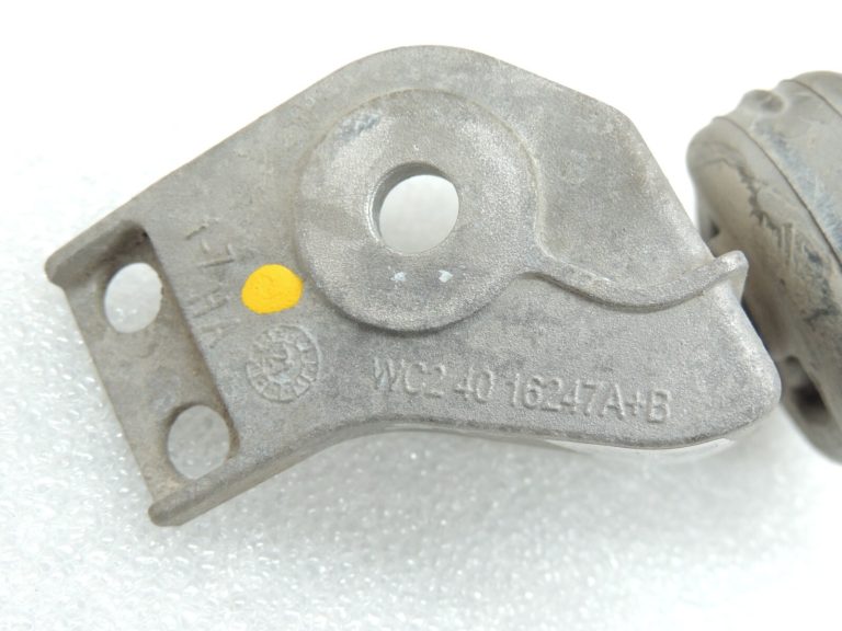 Oriģināls Cupra Leon KL8 1.5TSIC izplūdes kronšteins izplūdes ligzda 5Q0253144P