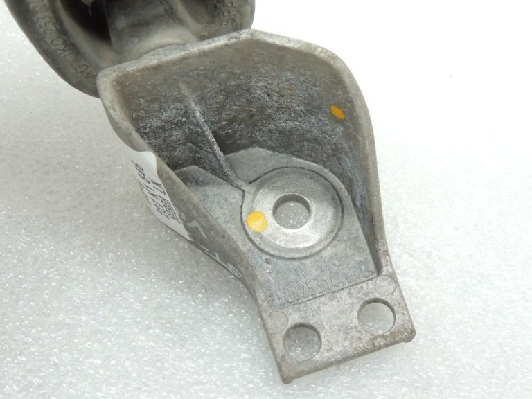 Oriģināls Cupra Leon KL8 1.5TSIC izplūdes kronšteins izplūdes ligzda 5Q0253144P