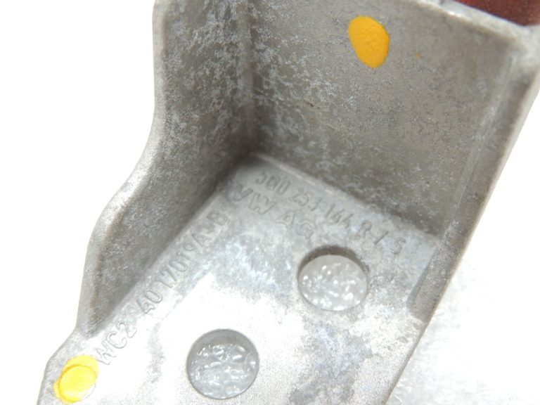 Oriģināls Cupra Leon KL8 1.5TSIC izplūdes kronšteins izplūdes ligzda 5Q0253144R