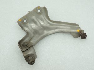 Seat Cupra Leon 1.5TSI DFYA katalizatora kronšteins 5Q0253249G