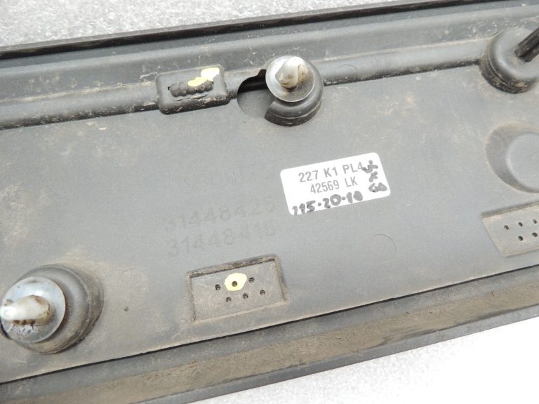 Volvo XC90 II 714 Osmija pelēks durvju līstes priekšējais kreisais 39842969 Līstes