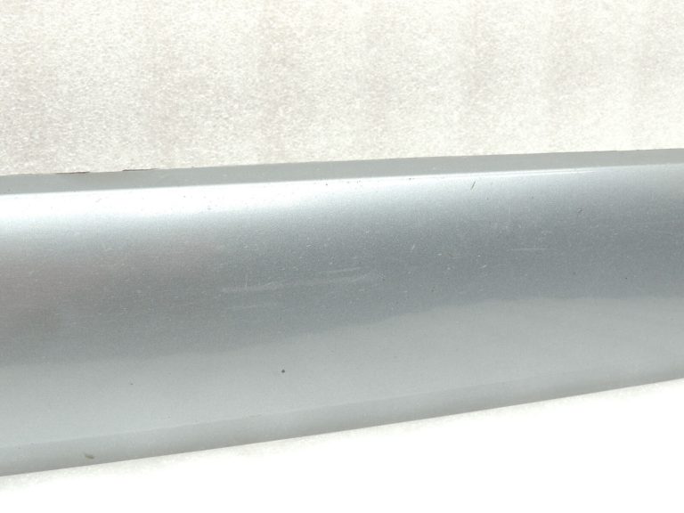 Volvo XC90 II 714 Osmija pelēks durvju līstes priekšējais kreisais 39842969 Līstes