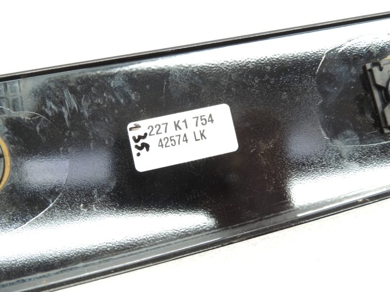 Volvo XC90 II Aizmugurējo labās puses durvju vāks 31349813 31688696