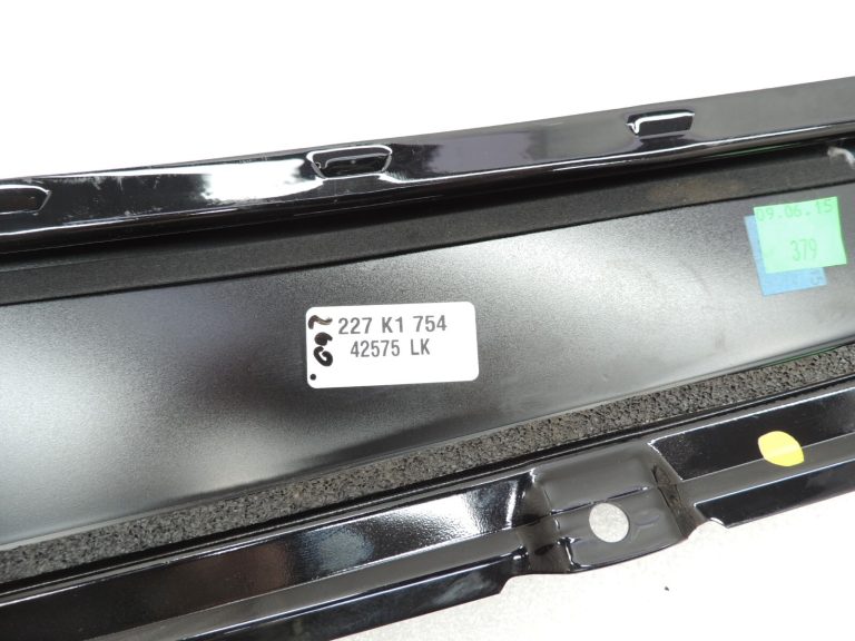 Volvo XC90 II Aizmugurējo labās puses durvju vāks 31688694