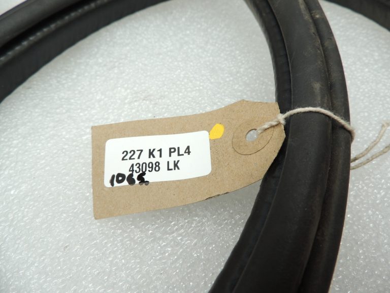 Volvo XC90 II Priekšējais kreisās vai labās puses durvju blīvējums, durvju gumija 31457673 32229218