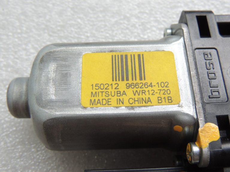 Volvo XC90 II Logu regulatora piedziņas motors aizmugurējais kreisais 31349758