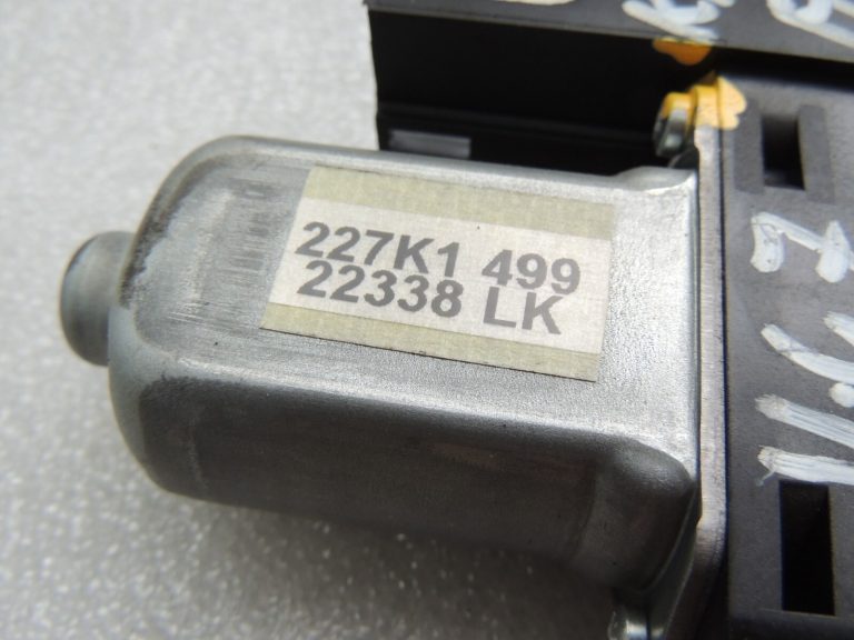 Volvo XC90 II Logu regulatora piedziņas motors aizmugurējais kreisais 31349758