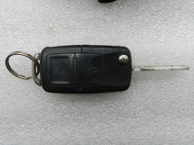 VW Sharan oriģinālā aizdedzes slēdzene