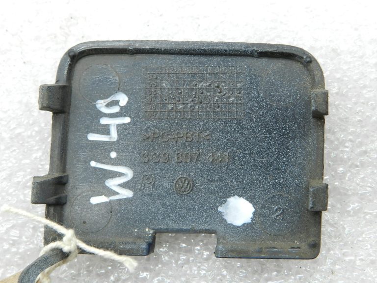 VW Passat oriģinālais aizmugurējās vilkšanas acs vāks