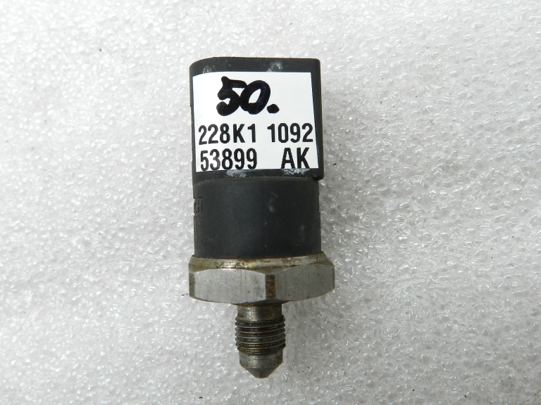 VW Audi Audi Seat Skoda Oriģinālais degvielas spiediena sensors vadības vārsta sensors