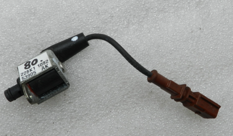 VW Audi Audi Seat Skoda Oriģinālais solenoīda vārsts dzesēšanas šķidruma sūknis
