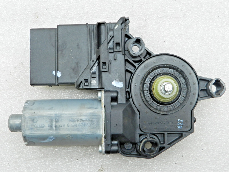 VW Golf 5 oriģinālais aizmugurējā kreisā loga regulatora motors