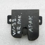 VW Caddy oriģinālā aizmugurējo durvju slēdzene kreisā spārna durvju slēdzene 2K0827505