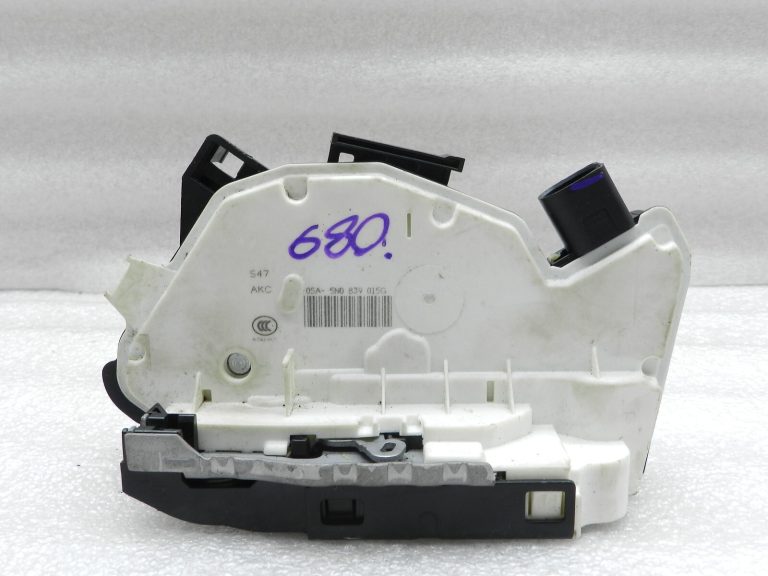 VW Tiguan oriģinālā durvju slēdzene aizmugurējā kreisā 5n0839015g